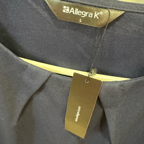 NWT, women’s midlength dress size large. - Picture 2 of 2